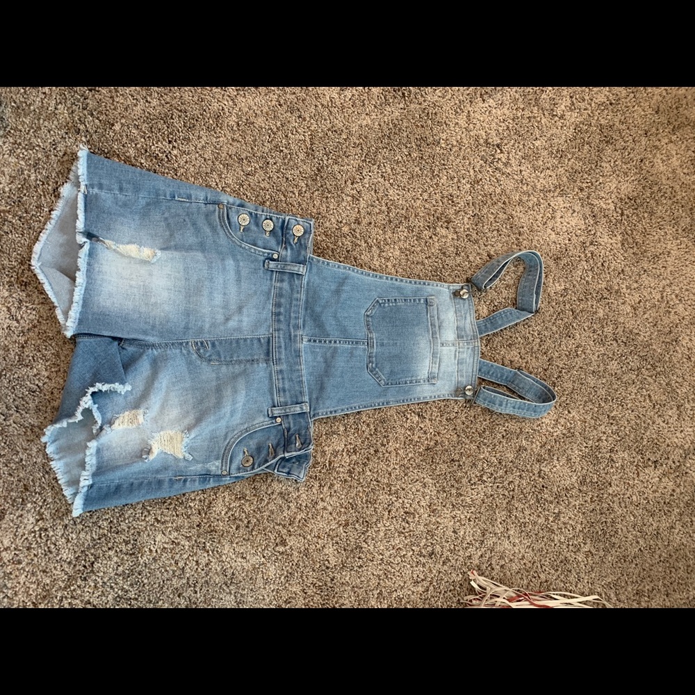 Short overalls
